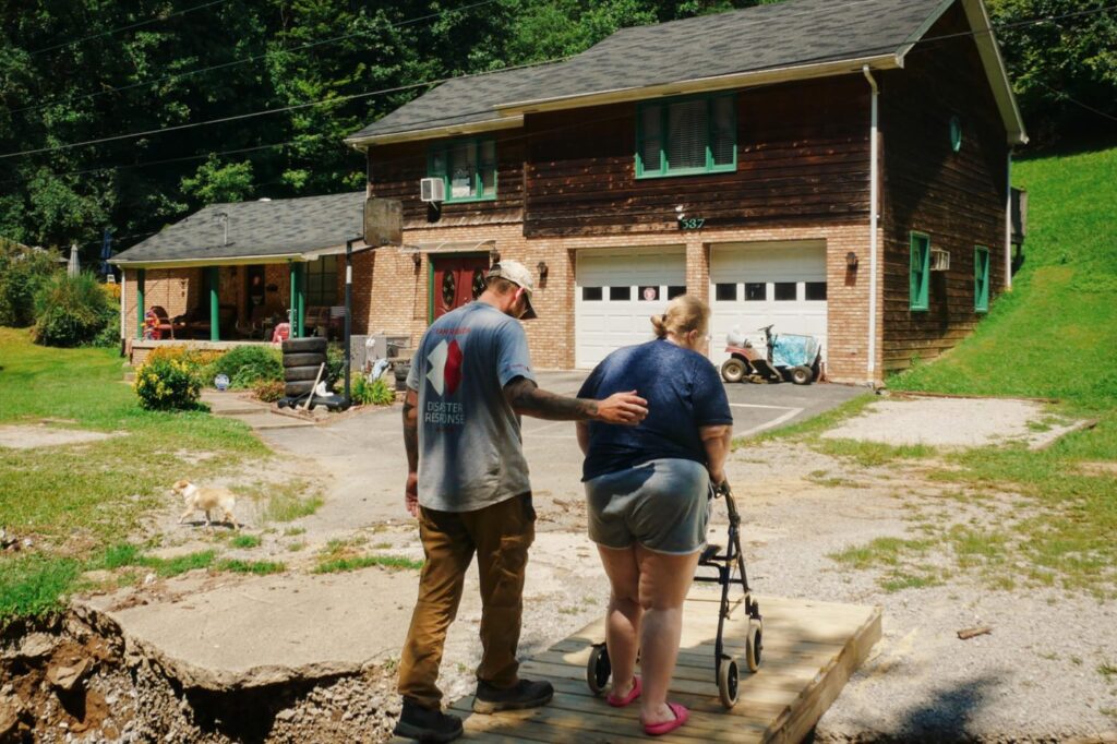 Kentucky flooding bridge building.